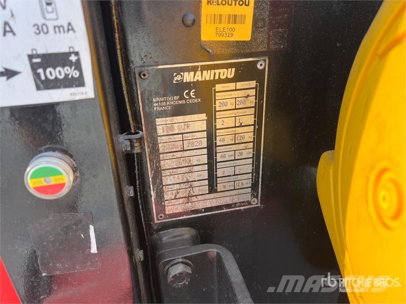 Manitou 100 VJR Vertical Mast Lift Ascensores de personal y montacargas de acceso