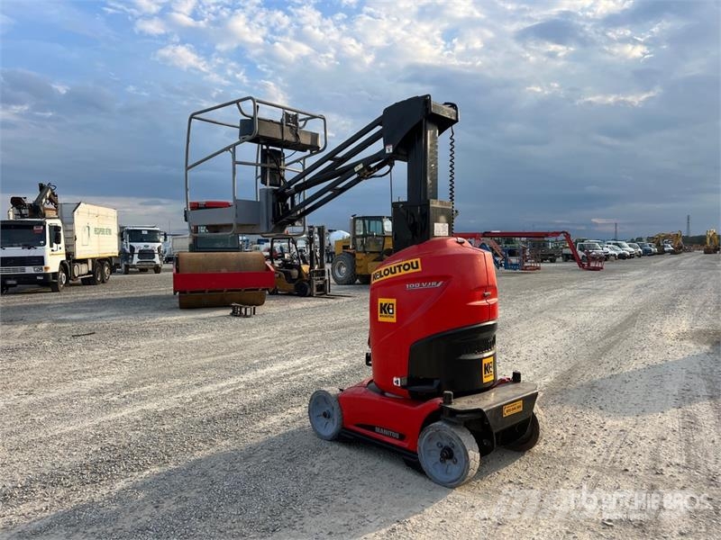Manitou 100 VJR Vertical Mast Lift Ascensores de personal y montacargas de acceso