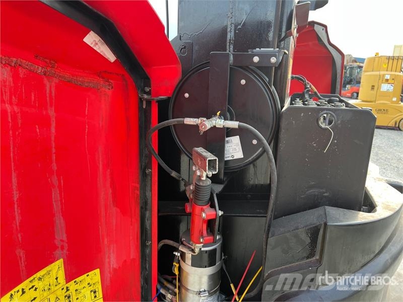 Manitou 100 VJR Vertical Mast Lift Ascensores de personal y montacargas de acceso