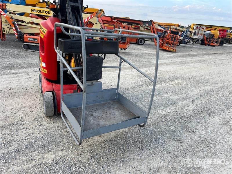 Manitou 100 VJR Vertical Mast Lift Ascensores de personal y montacargas de acceso