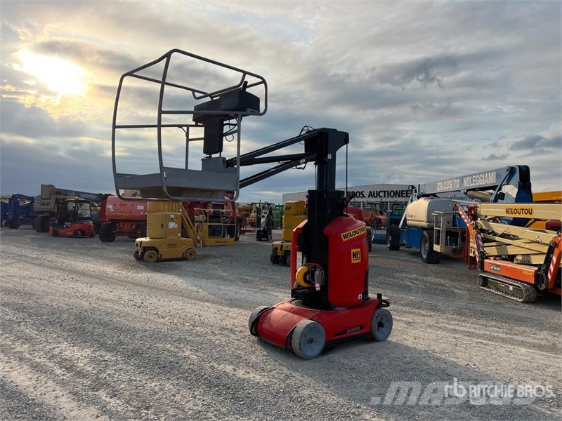 Manitou 100 VJR Vertical Mast Lift Ascensores de personal y montacargas de acceso
