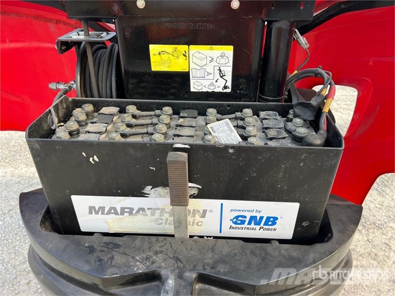 Manitou 100 VJR Vertical Mast Lift Ascensores de personal y montacargas de acceso
