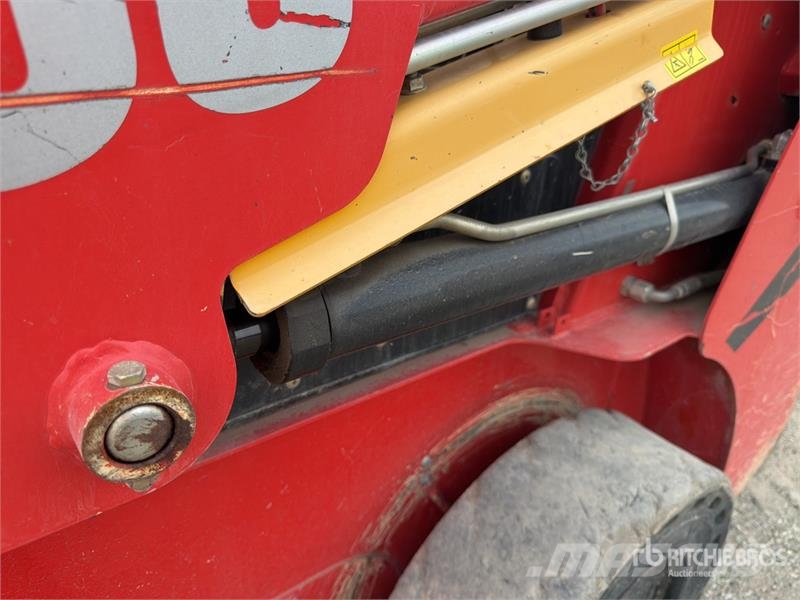 Manitou 1050R Chargeuse Compacte Sur Pneus Skid Steer Load Šmykom riadené nakladače