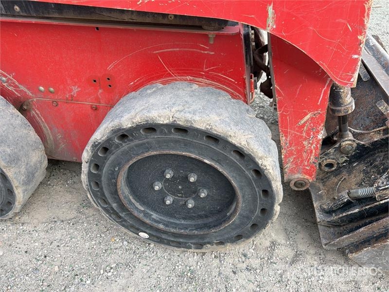 Manitou 1050R Chargeuse Compacte Sur Pneus Skid Steer Load Šmykom riadené nakladače