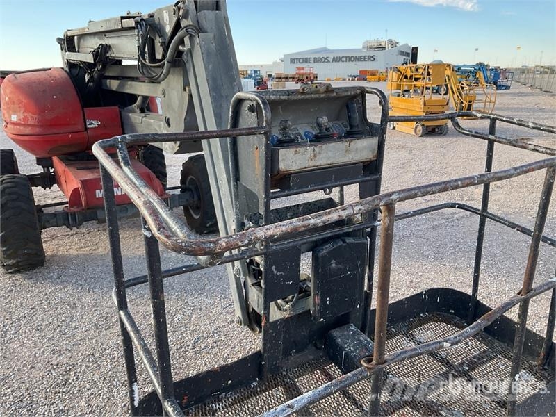Manitou 160AJT 관절형 전동이동 리프트
