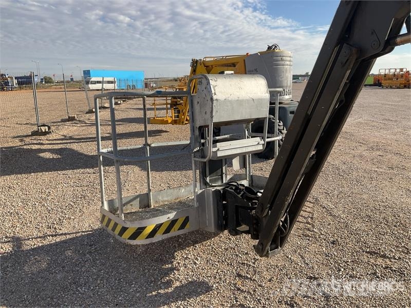 Manitou 180ATJ 4WD Diesel Articulating Boom Lift 관절형 전동이동 리프트
