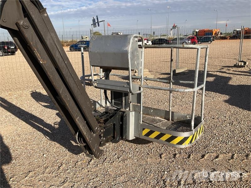 Manitou 180ATJ 4WD Diesel Articulating Boom Lift 관절형 전동이동 리프트