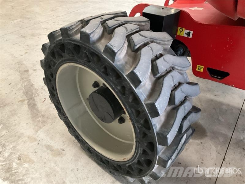 Manitou 200ATJ Strēles pacēlāji
