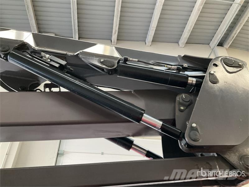 Manitou 200ATJ Strēles pacēlāji