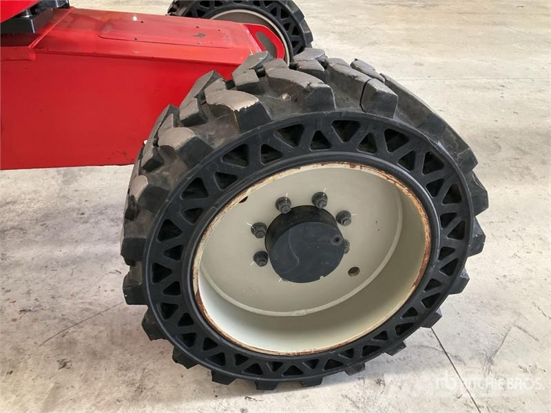 Manitou 200ATJ Iseliikuvad poomtõstukid