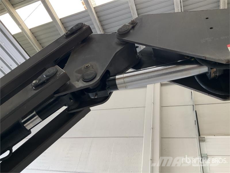 Manitou 200ATJ Iseliikuvad poomtõstukid