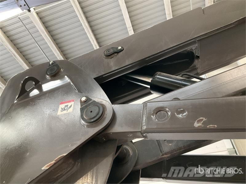 Manitou 200ATJ Strēles pacēlāji