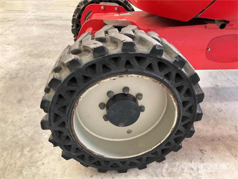 Manitou 200ATJ Iseliikuvad poomtõstukid