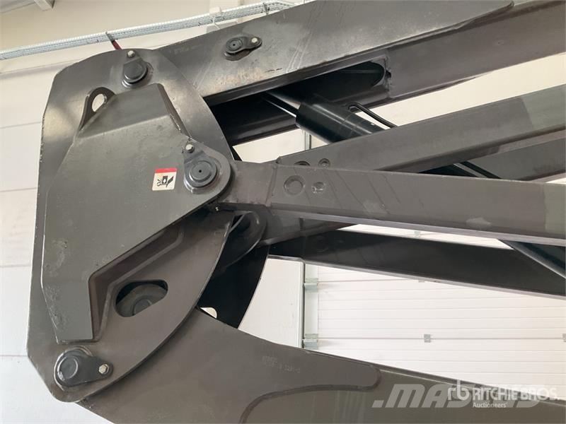 Manitou 200ATJ Iseliikuvad poomtõstukid