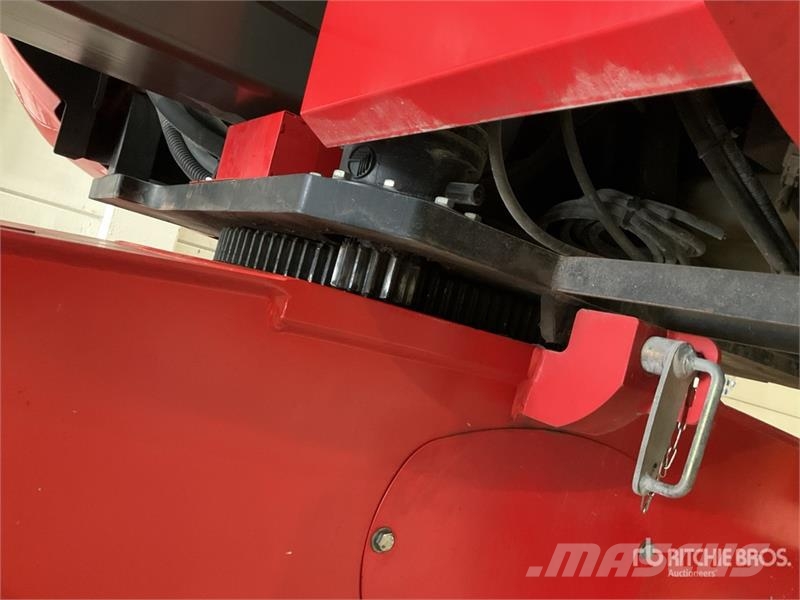 Manitou 200ATJ Strēles pacēlāji