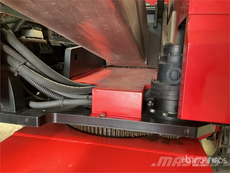 Manitou 200ATJ Iseliikuvad poomtõstukid