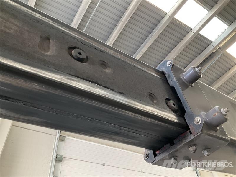 Manitou 200ATJ Iseliikuvad poomtõstukid