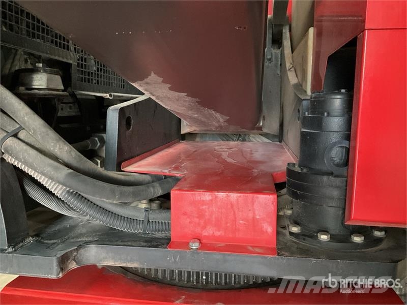 Manitou 200ATJ Strēles pacēlāji