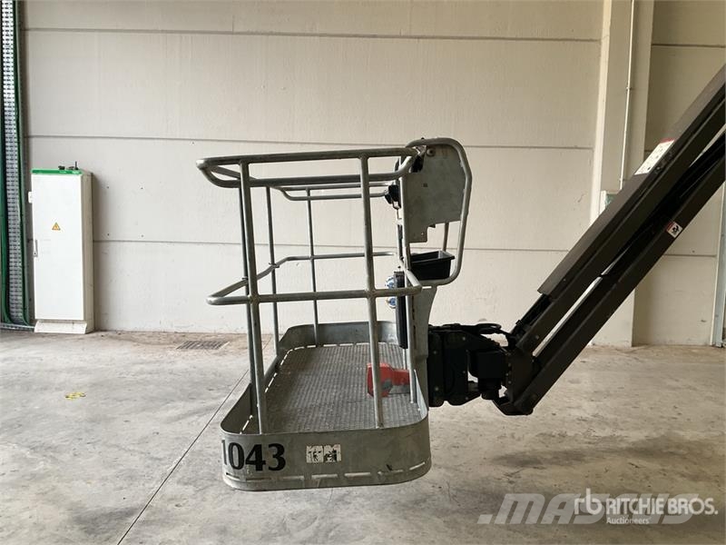 Manitou 200ATJ Iseliikuvad poomtõstukid