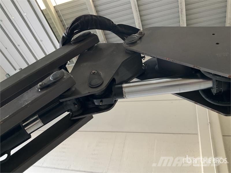 Manitou 200ATJ Iseliikuvad poomtõstukid