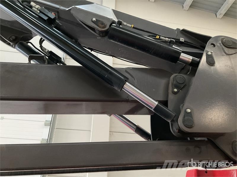 Manitou 200ATJ Strēles pacēlāji