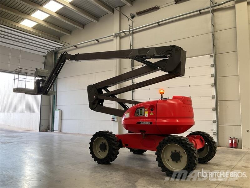 Manitou 200ATJ Elevadores braços articulados