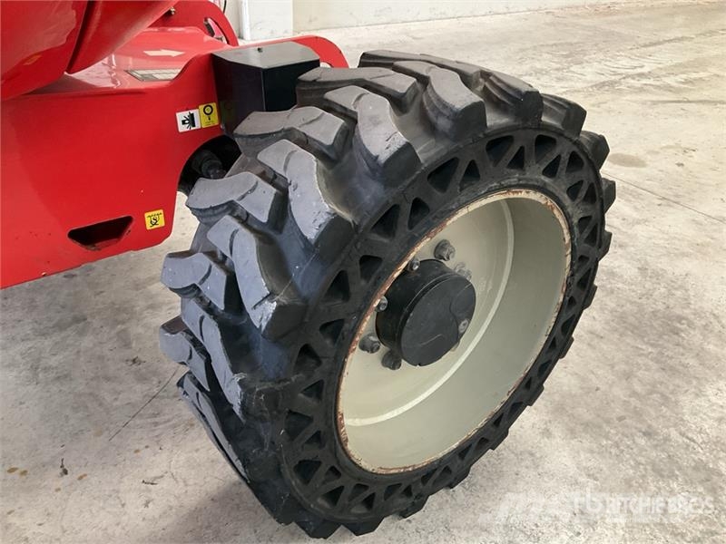 Manitou 200ATJ Iseliikuvad poomtõstukid