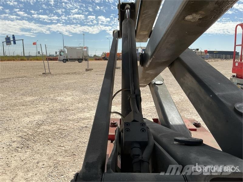 Manitou 78XE Electric Scissor Lift رافعات مقصية الشكل