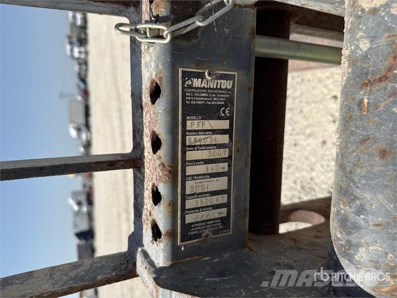 Manitou Floating Fork Carriage مكونات أخرى