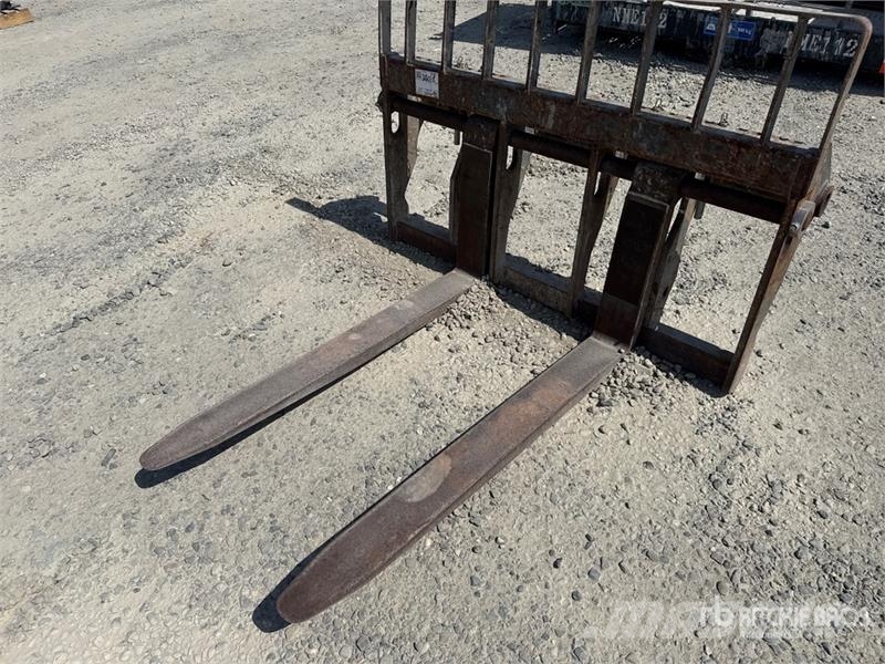 Manitou Floating Fork Carriage مكونات أخرى