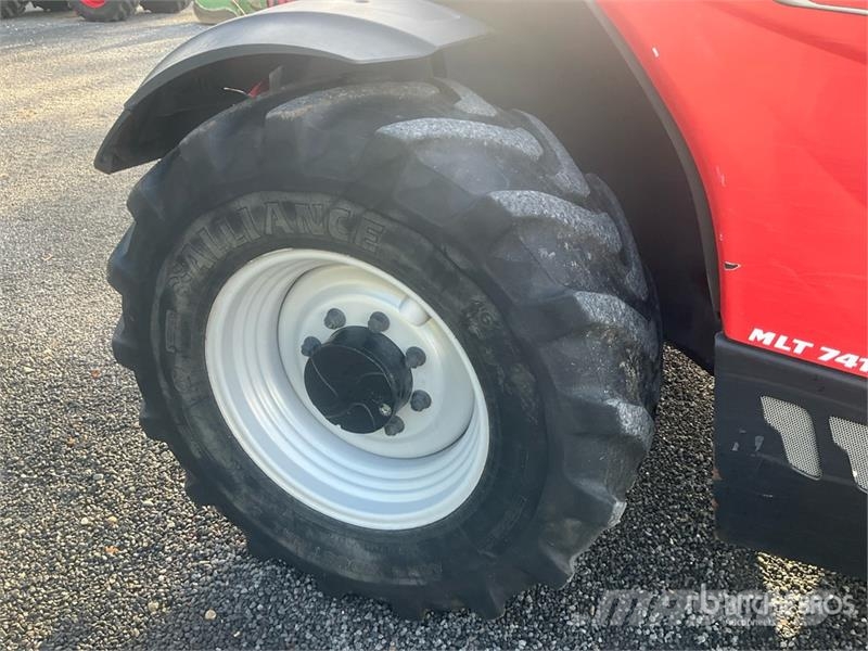 Manitou MLT741-140 V Plus Telehandler Teleskopiskie manipulatori