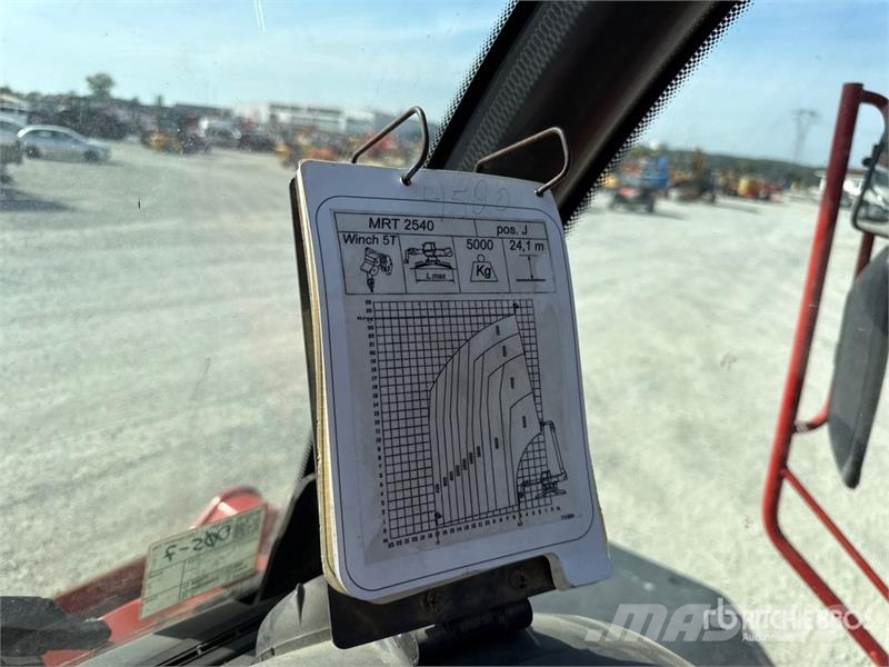 Manitou MRT2540 Teleskopické manipulátory
