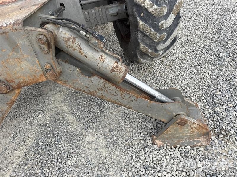 Manitou MT1435SL مناولات متداخلة