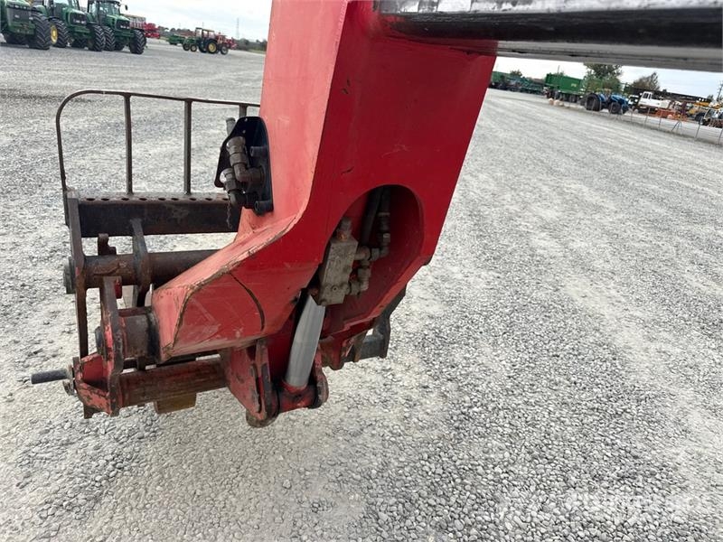 Manitou MT1435SL مناولات متداخلة