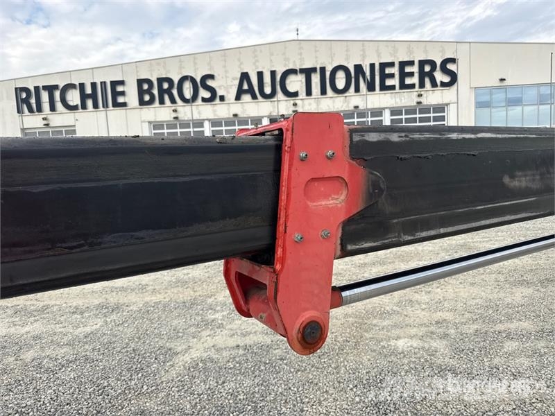 Manitou MT1435SL مناولات متداخلة