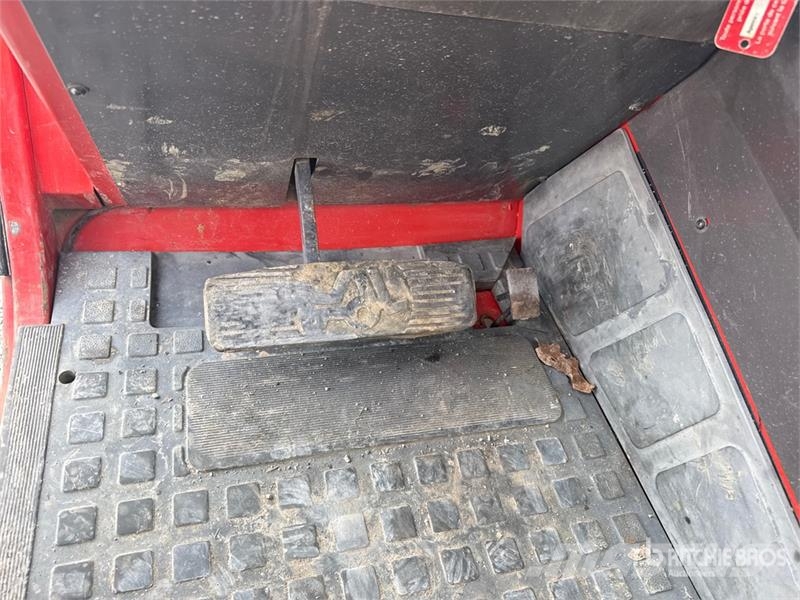 Manitou MT1435SL مناولات متداخلة