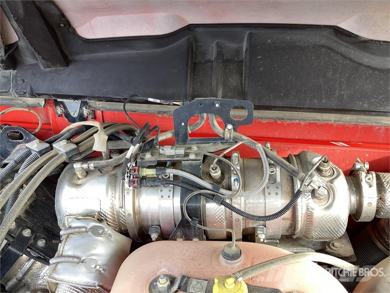 Manitou MT1440 مناولات متداخلة