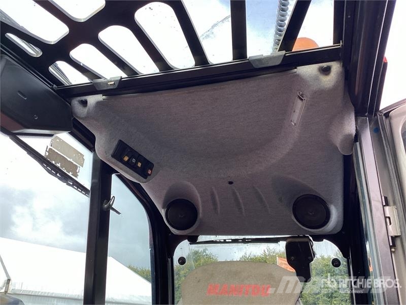 Manitou MT1440 مناولات متداخلة