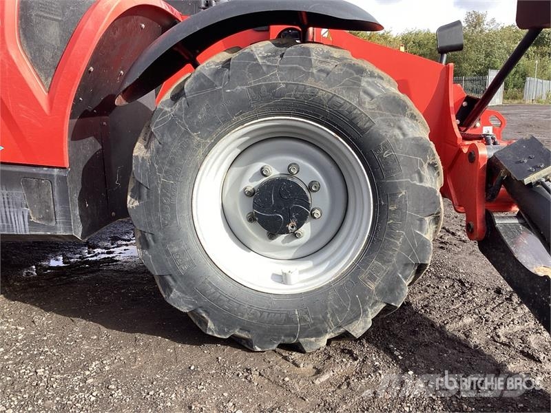 Manitou MT1440 مناولات متداخلة