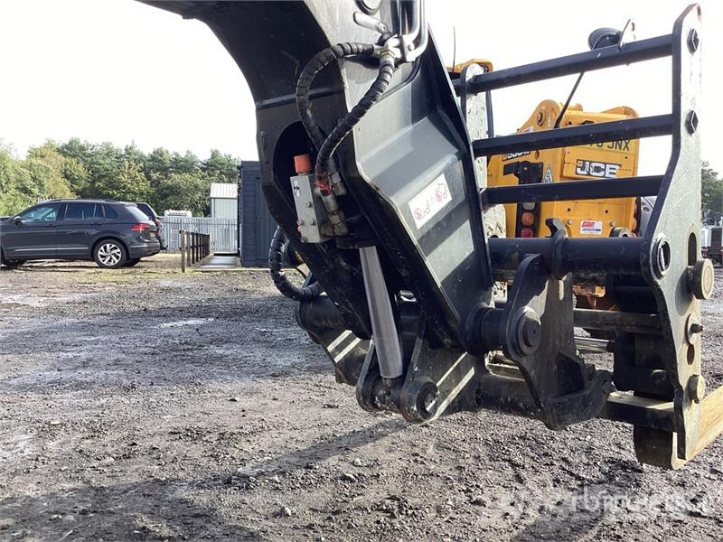 Manitou MT1440 مناولات متداخلة