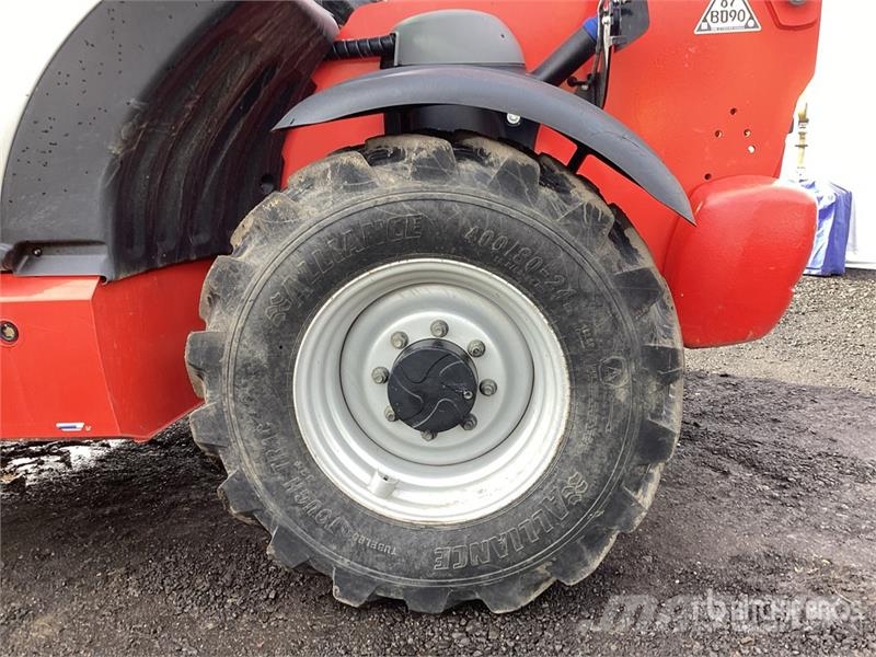 Manitou MT1440 مناولات متداخلة