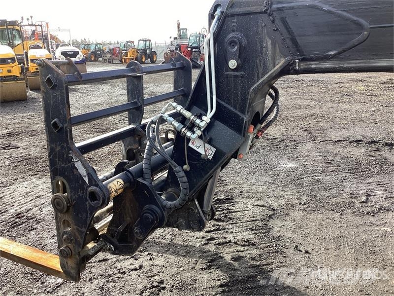 Manitou MT1440 مناولات متداخلة