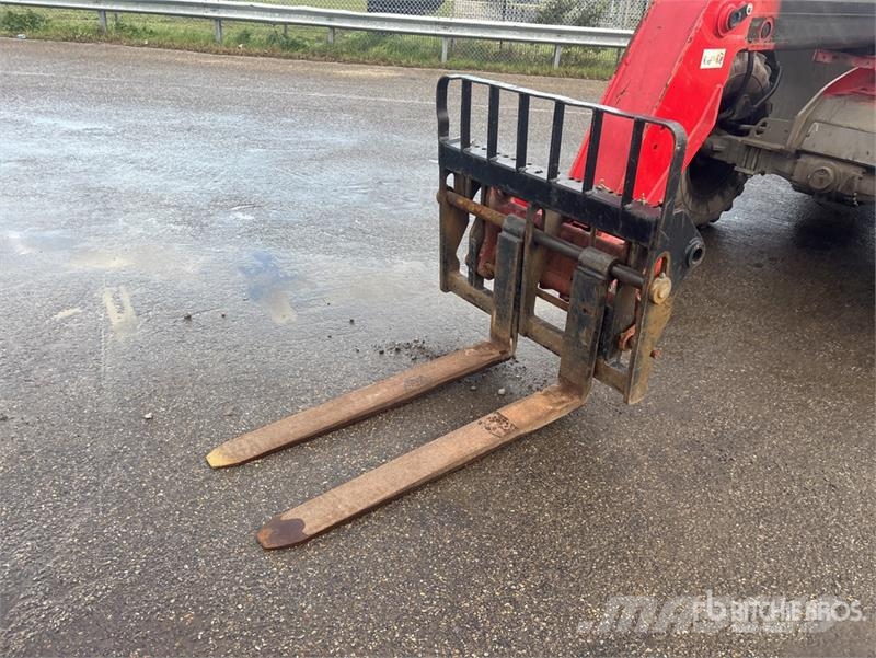 Manitou MT732 مناولات متداخلة