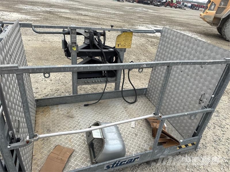 Manitou PSE Telehandler Personnel Basket معدات البناء - غير ذلك