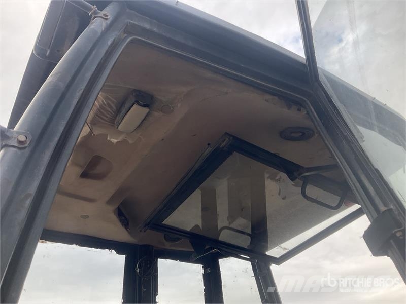 Manitou TLB844SX4 4x4 Backhoe Loader Ekskavaatorlaadurid
