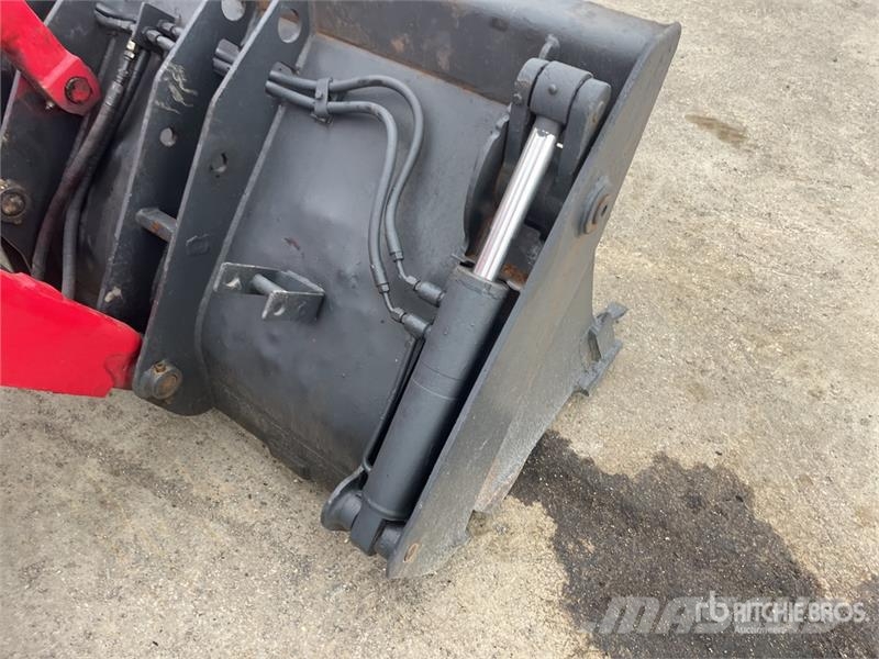 Manitou TLB844SX4 4x4 Backhoe Loader Ekskavaatorlaadurid