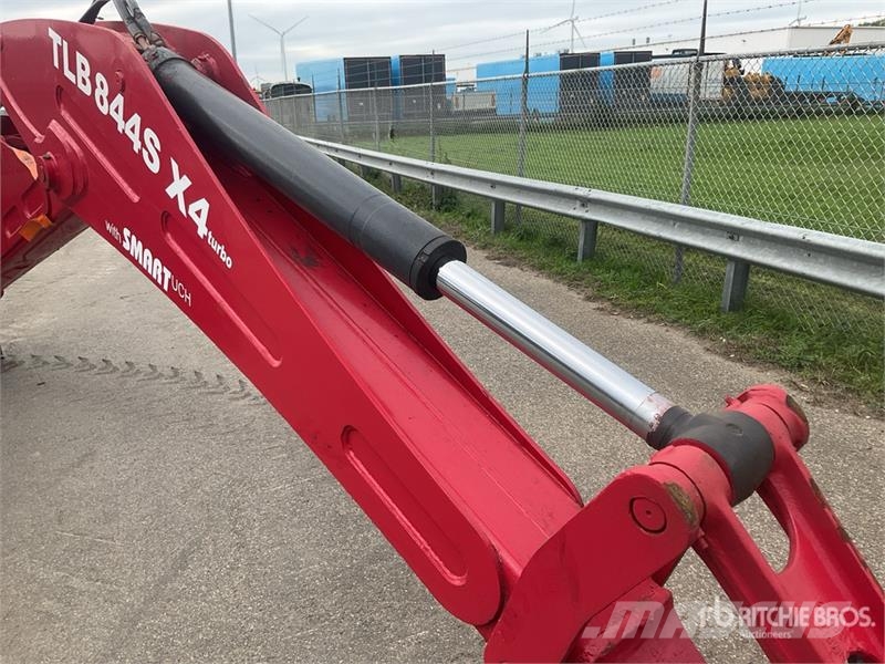 Manitou TLB844SX4 4x4 Backhoe Loader Ekskavaatorlaadurid