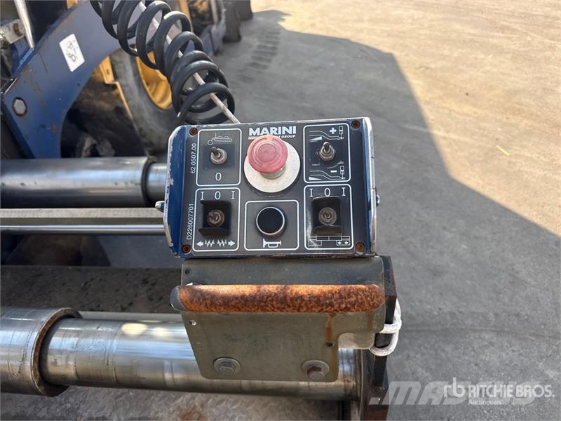 Marini MF691 Wheel Asphalt Paver معدات السفلتة