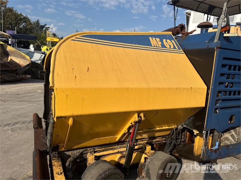 Marini MF691 Wheel Asphalt Paver معدات السفلتة