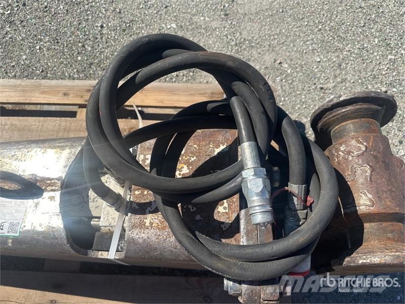 Marteau Hydraulique Hydraulic Breaker Młoty hydrauliczne